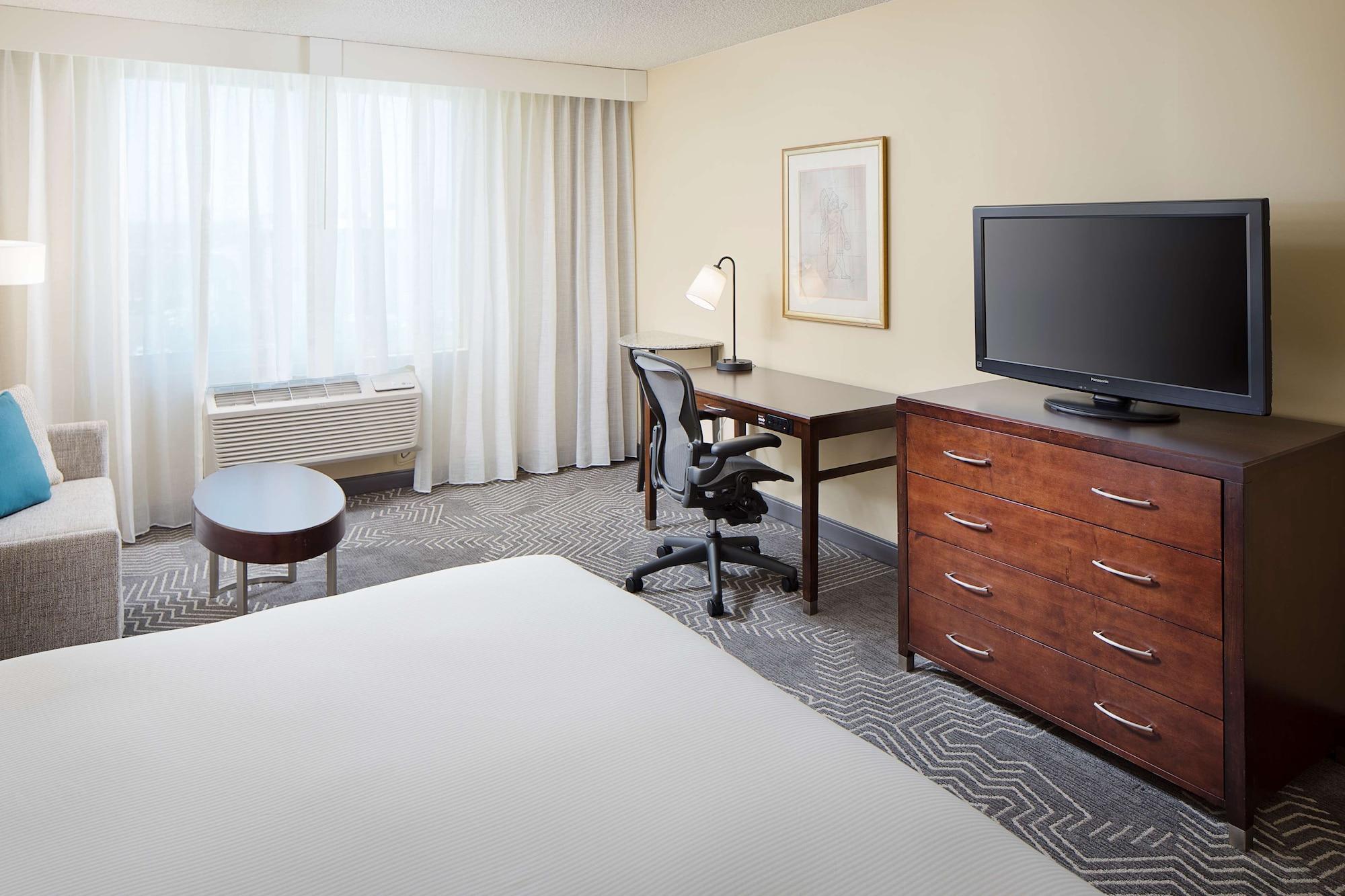 Doubletree By Hilton Los Angeles/Комърс Екстериор снимка