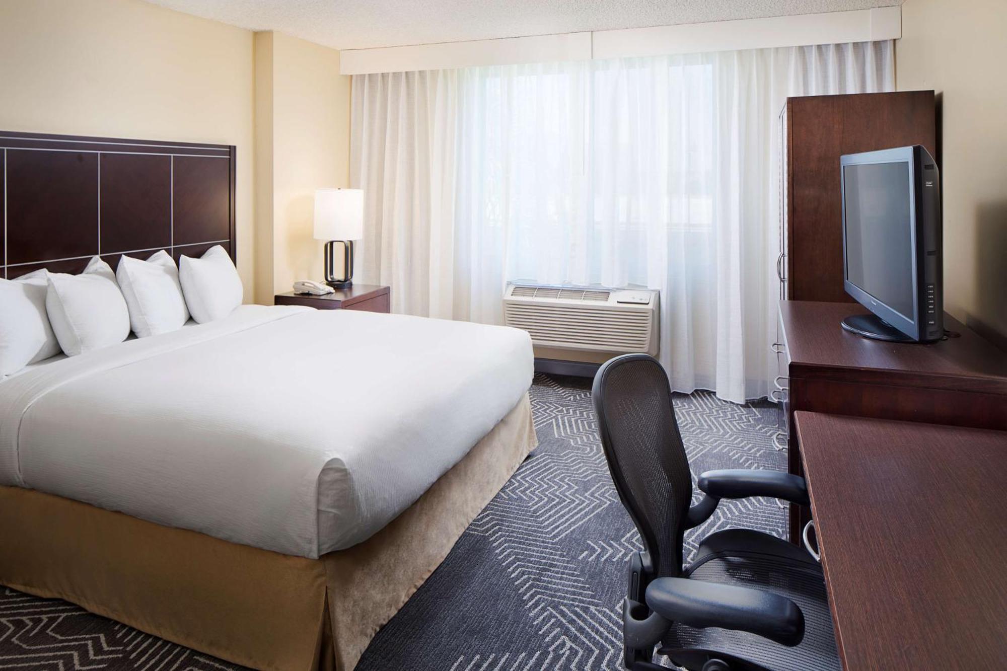 Doubletree By Hilton Los Angeles/Комърс Екстериор снимка
