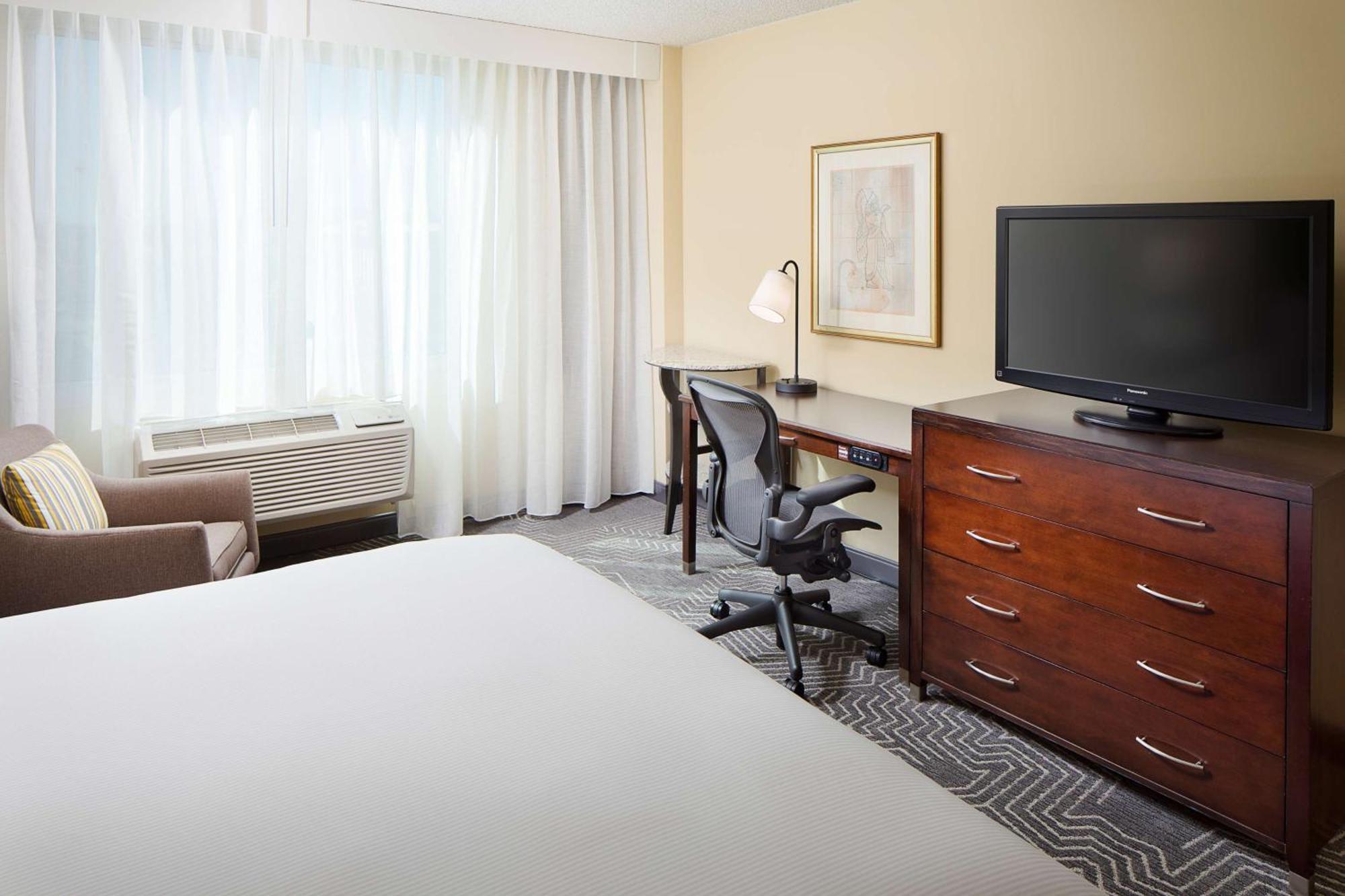 Doubletree By Hilton Los Angeles/Комърс Екстериор снимка