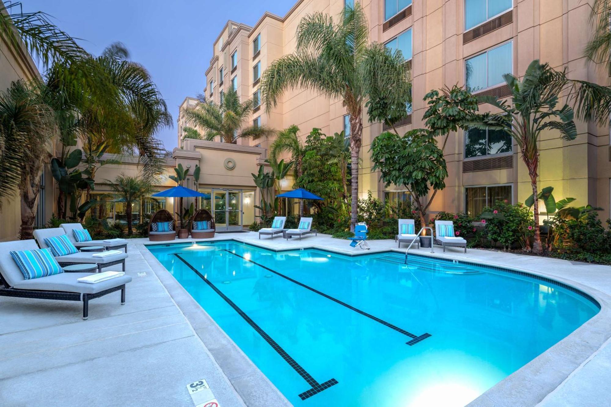 Doubletree By Hilton Los Angeles/Комърс Екстериор снимка