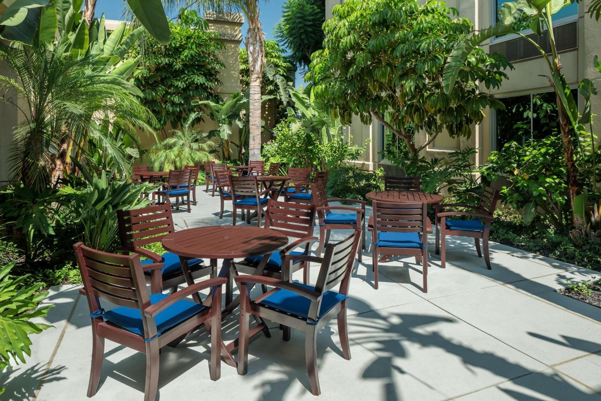 Doubletree By Hilton Los Angeles/Комърс Екстериор снимка