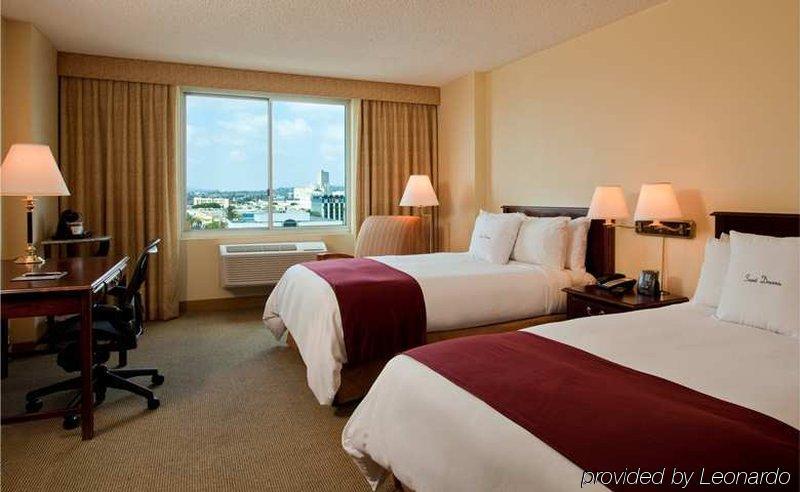 Doubletree By Hilton Los Angeles/Комърс Стая снимка